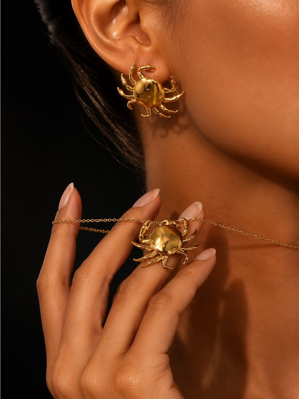 Shiny Gold finish Crab Pendant Necklace - Picture 3 of 7